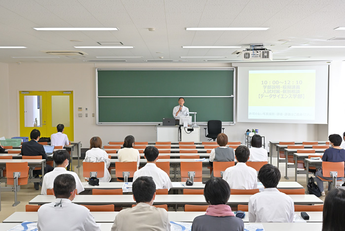 吉鹿新學部設置準備室長致詞