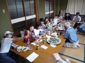 海螺等島上特有的美味料理笑容