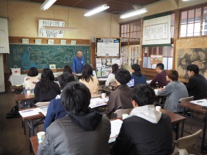聽青海島共和國濱野國王(代表)的講話