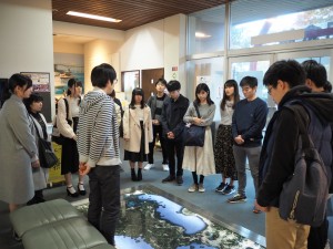 在煤炭紀念館聽取說明