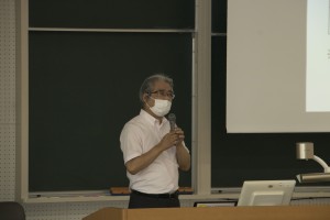 介紹國際商學系的高橋教授