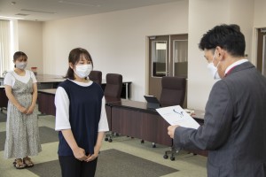 畫面中央是經濟系1年堀先生,右是國際商學系1年世羅先生。 敬請期待兩人的活躍!